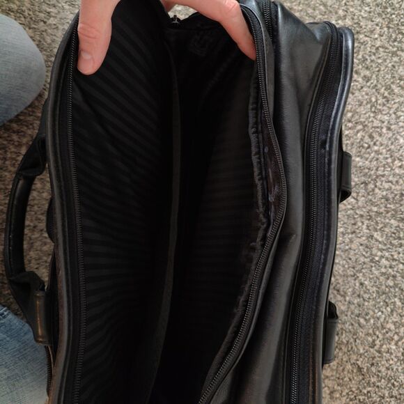 Tumi Alpha Tpass Black Expandable Leather Briefcase Carryon Bag Strap - Picture 6 of 15